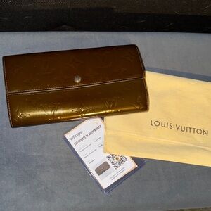 Louis Vuitton Brown Monogram Wallet w: Dust Bag & COA!